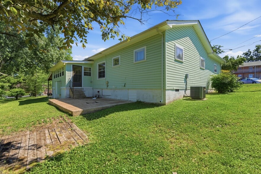 Building Photo - 3007 Dabbs Ave