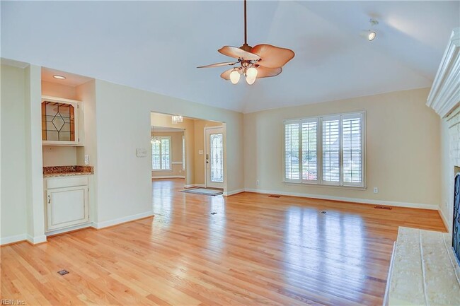 Building Photo - 601 Fort Raleigh Dr