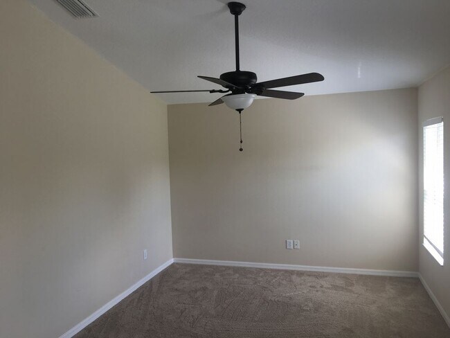 Building Photo - Gorgeous Home in Country Walk Community