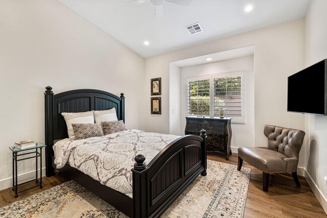 Building Photo - 47210 Heliotrope Dr