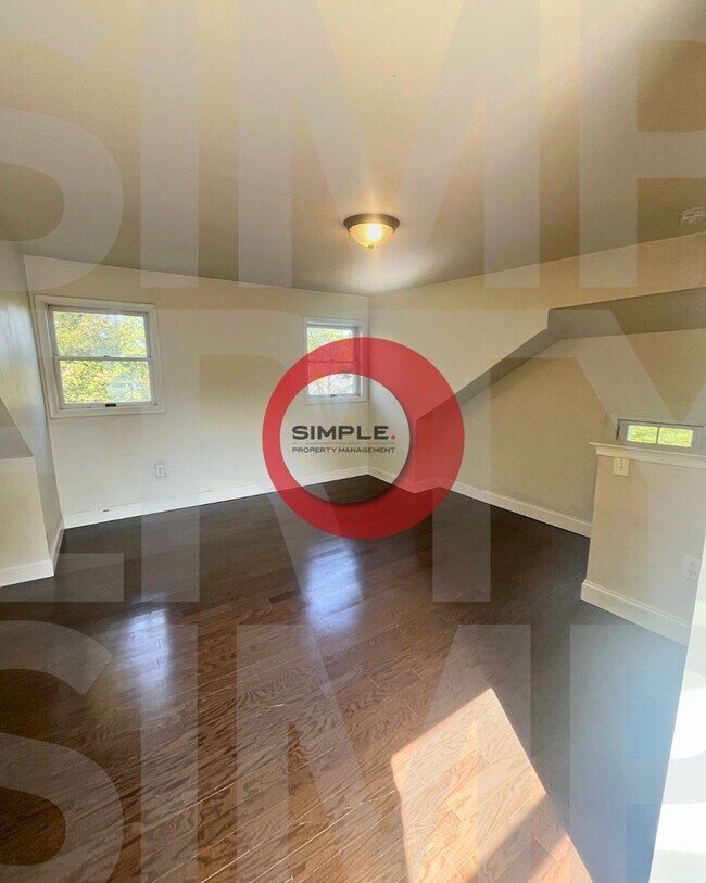 Building Photo - 392 N Charlotte St