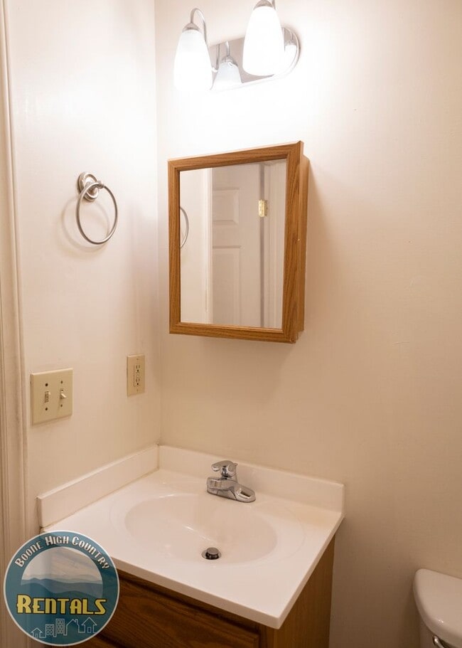 Interior Photo - Highland Woods II