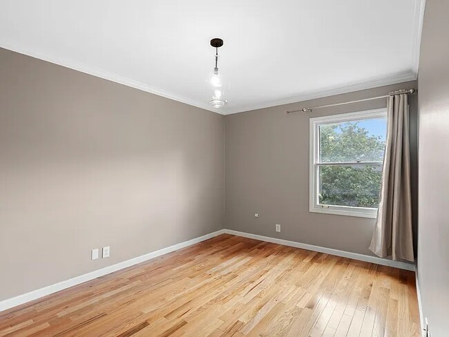 Building Photo - 5025 Hillsboro Pike