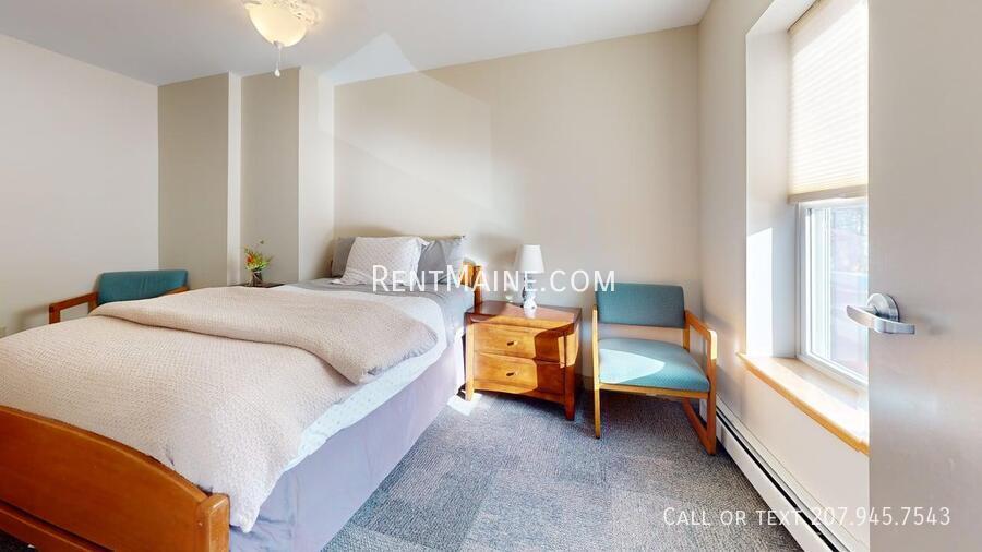 Building Photo - 8 Elizabeth Ave