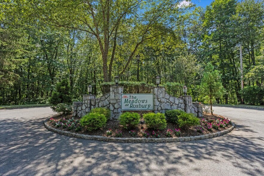 Building Photo - 56 Woods Edge Dr