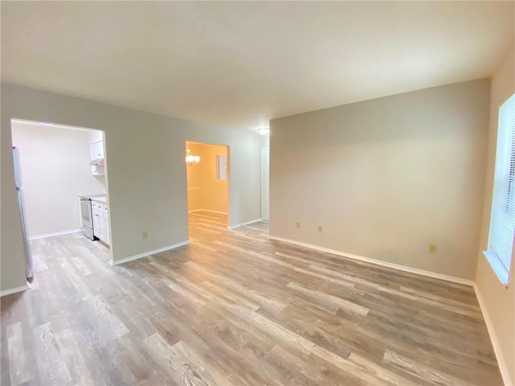 Building Photo - 1309 Old Hammond Chase