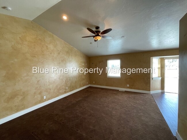 Building Photo - 3930 E Vision Dr