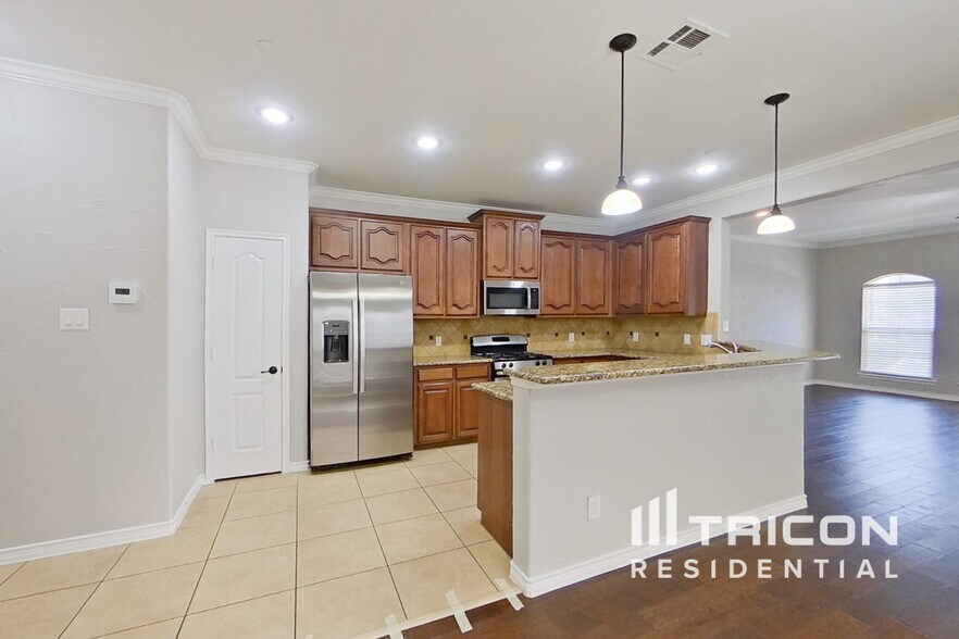 Building Photo - 4120 Comanche Dr