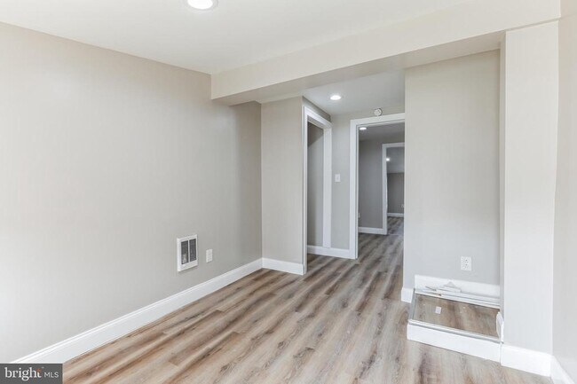 Building Photo - 614 Minor St