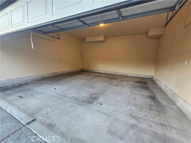Building Photo - 812 E 76th Pl