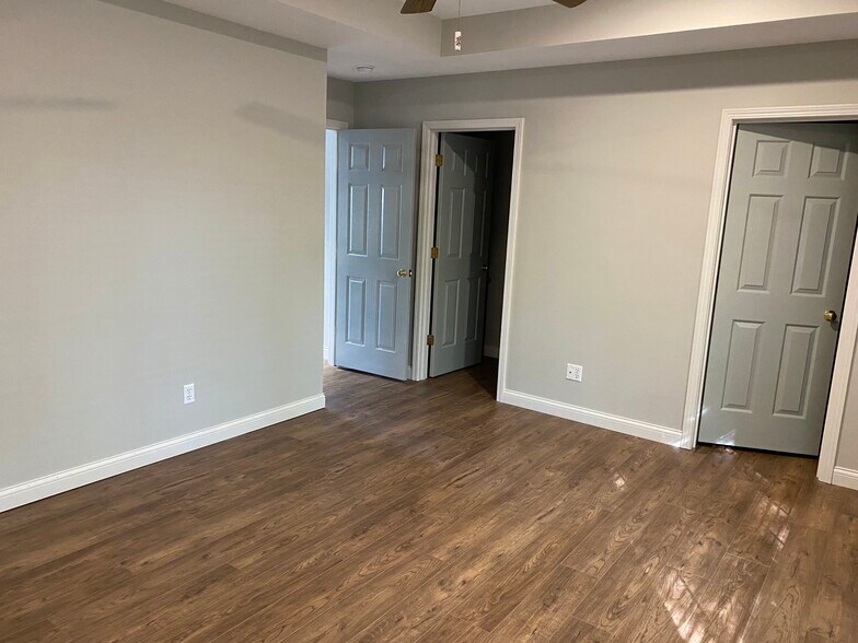 Building Photo - 2930 E Shetland Dr