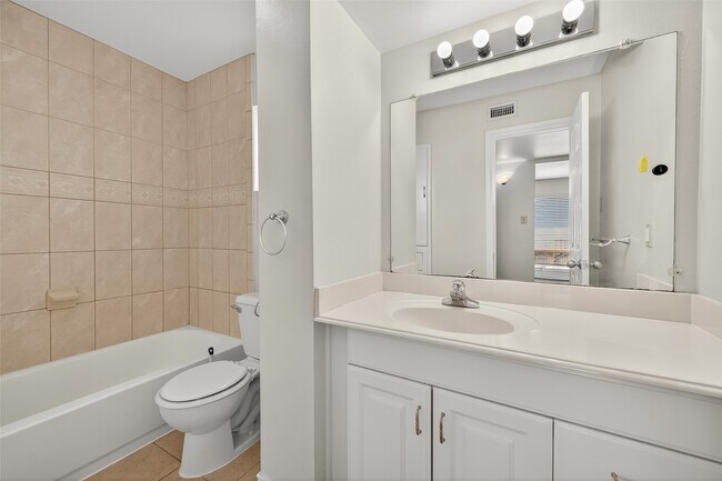 Building Photo - 2020 Huldy St