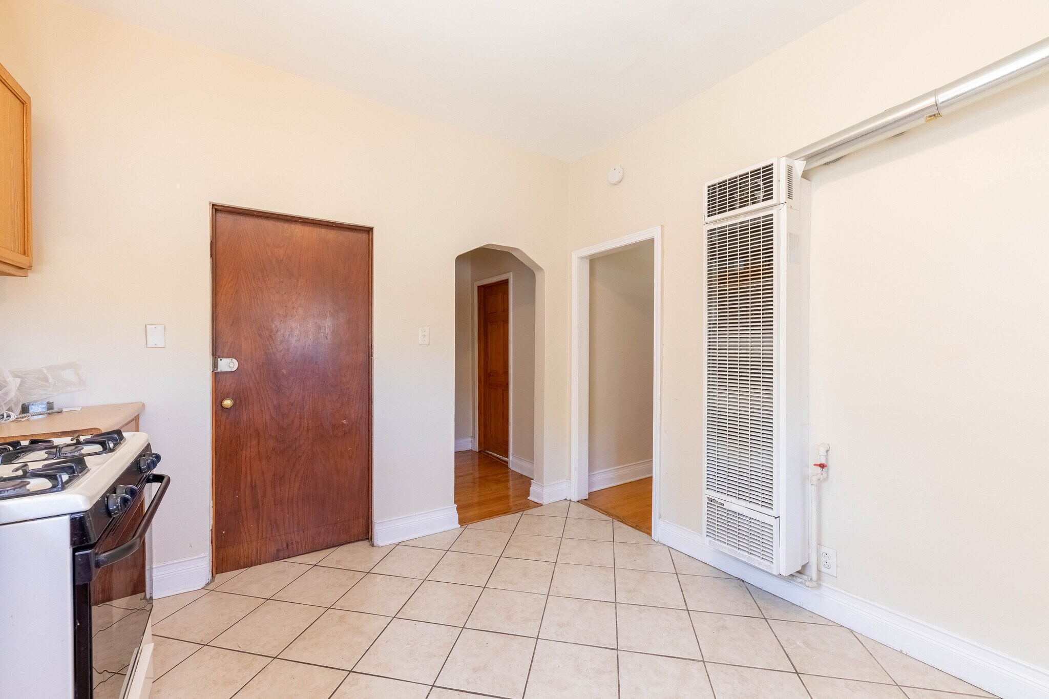Building Photo - 2058 W 19th St