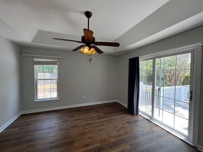 Building Photo - Discover this well-maintained 3-bedroom, 2-bath home in Wilmington, NC
