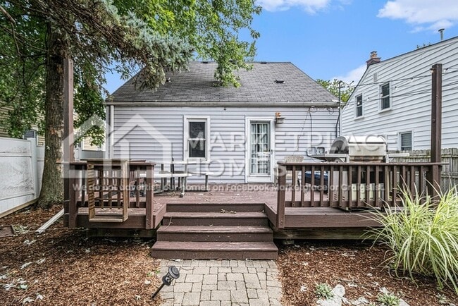 Building Photo - 612 S Dorchester Ave