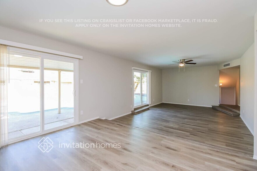 Building Photo - 6744 S Lakeshore Dr