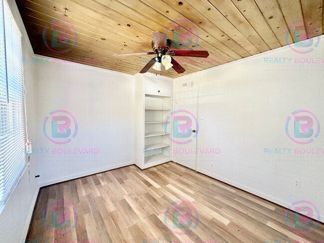 Building Photo - Charming 1-Bedroom Home in Desirable Old Southwest Reno – Lush Yard, Bonus Room & Unique Character!