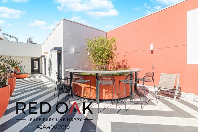 Building Photo - 11405 Chandler Blvd