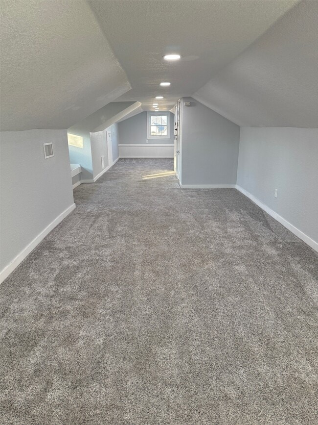 Building Photo - 702 Marion St