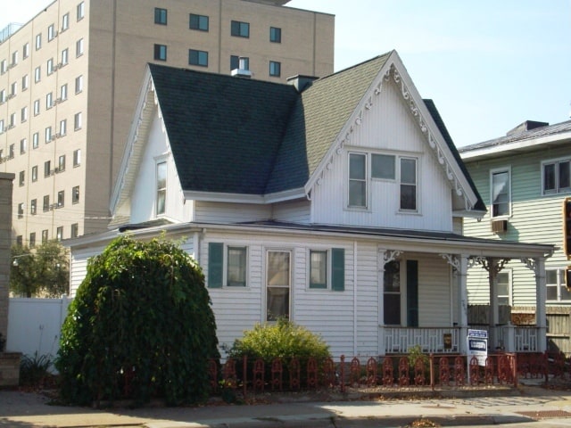 Building Photo - 714 Cass St