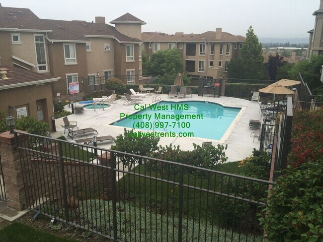 Building Photo - $3,695 - Spacious 2 Bedroom, 2.5 bath tri-level townhouse near Communication Hill in Lancaster Gates