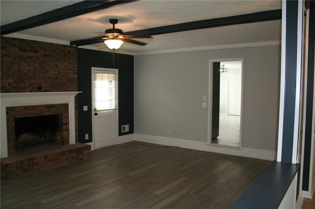 Building Photo - 2075 Pinewood Dr