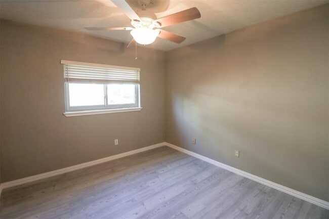 Building Photo - 3302 Kempwood Dr