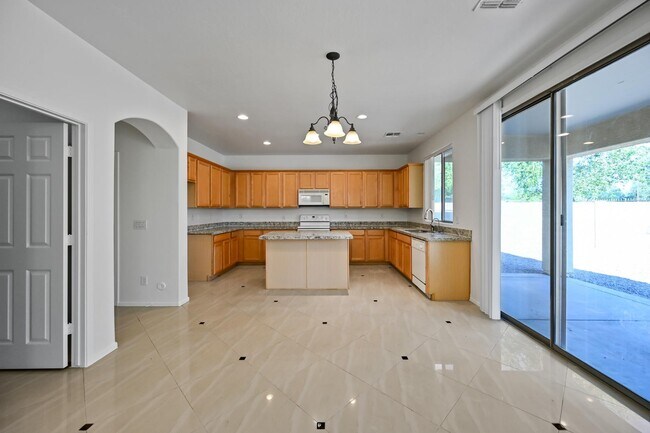 Building Photo - 1483 E Mia Ln