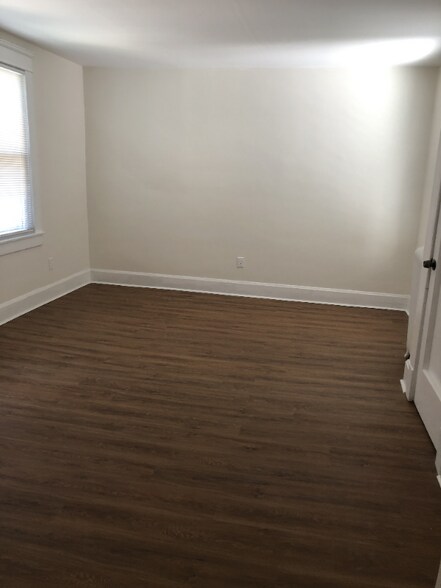 Building Photo - 448 Taylor Ave