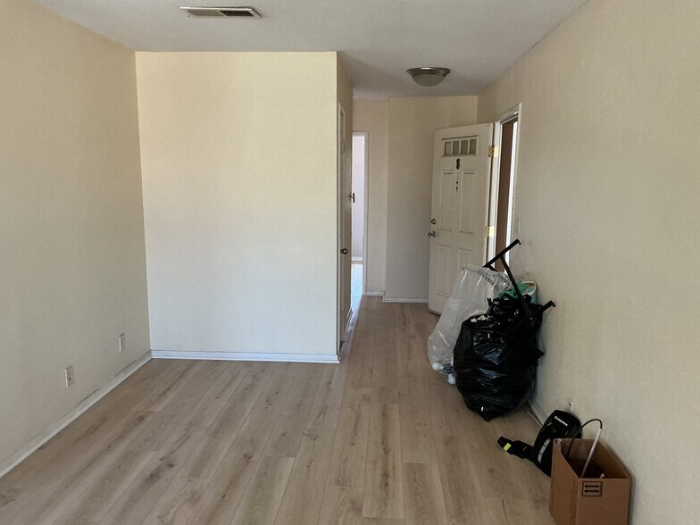 Building Photo - 3265 Ocean View Blvd