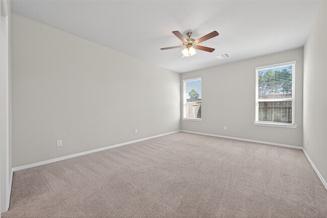 Building Photo - 25527 Valverdant Ct