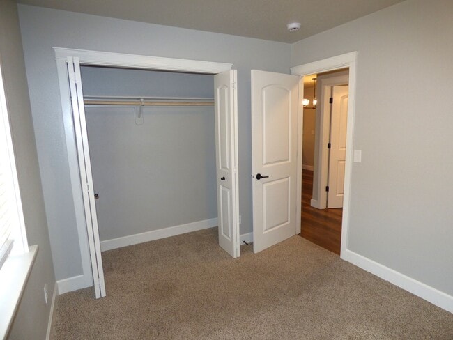 Building Photo - 3576-3578 Fisher Ct NE Salem, OR 97305