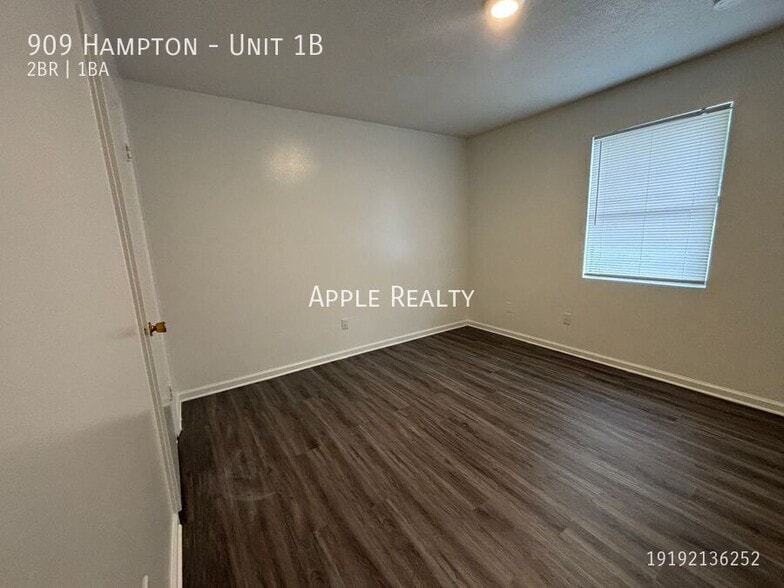 Building Photo - 909 Hampton-Unit 1B