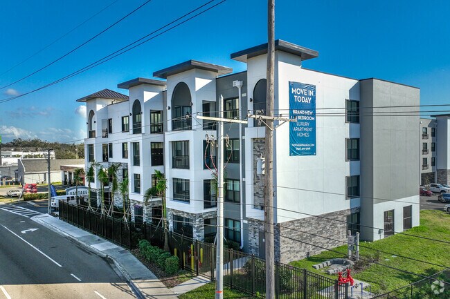 Building Photo - Vantage on Hillsborough - Phase II