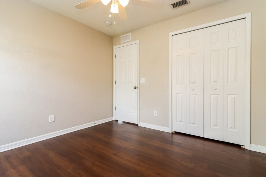 Building Photo - 11903 Autumn Creek Dr