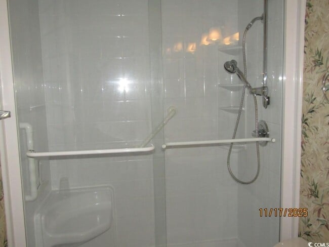 Building Photo - 928 Villa Dr