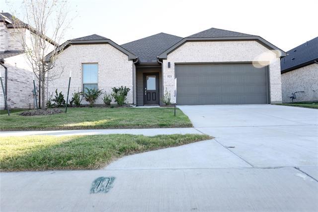 Primary Photo - 521 Whispering Winds Trl