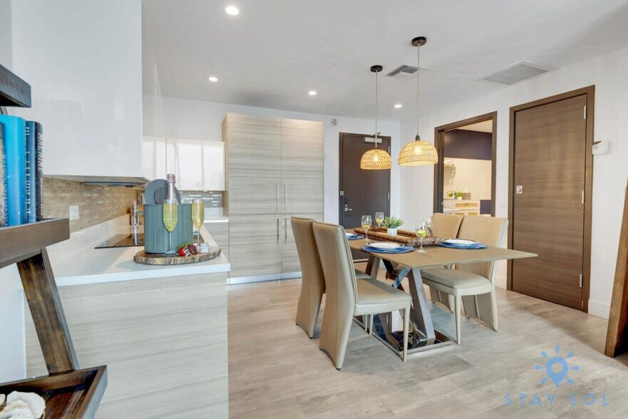 Building Photo - 777 N Ocean Dr