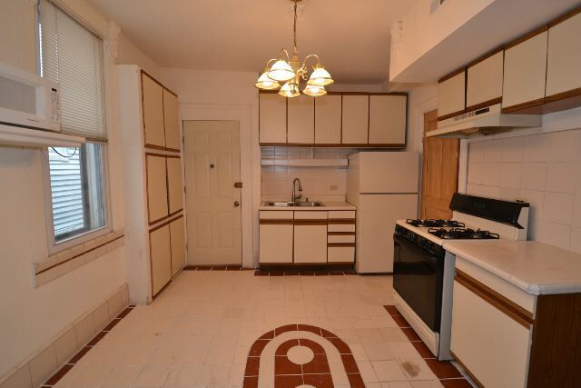 Building Photo - 5023 N Winchester Ave