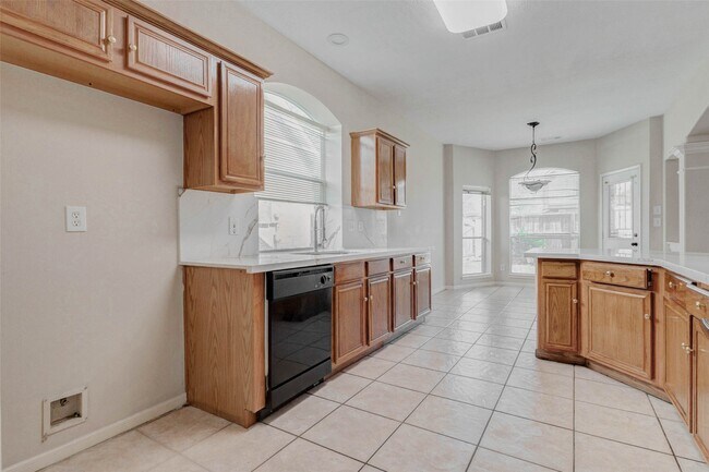 Building Photo - 155 Perfidia Dr