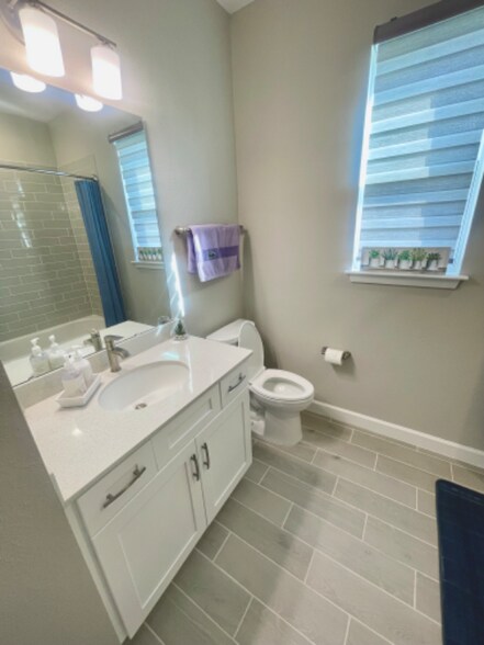 Building Photo - 3680 SW 133rd Loop