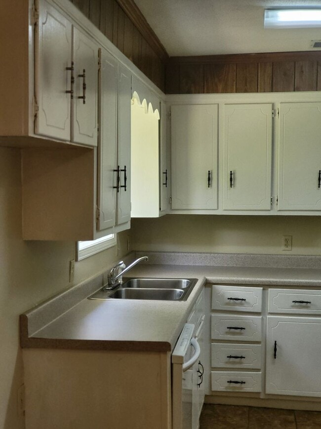 Building Photo - 11135 Arrowhead Rd