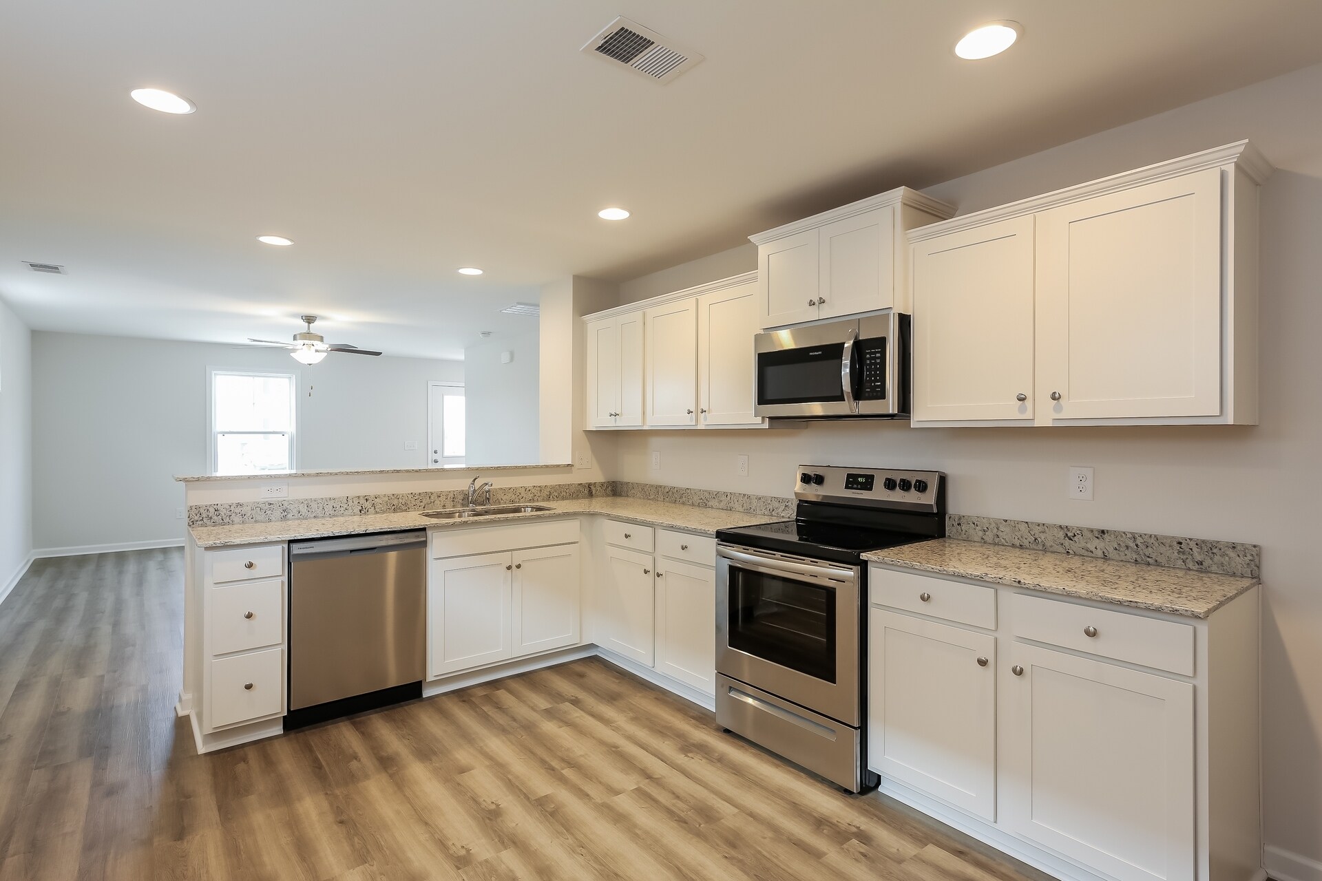 Building Photo - 310 Noble Ln