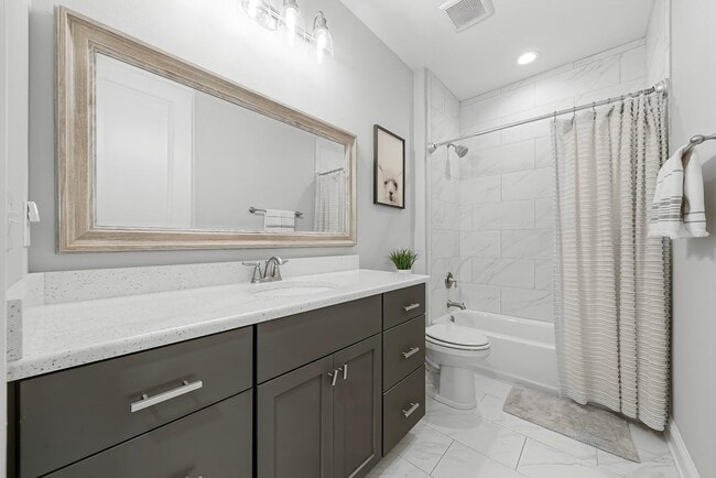 Building Photo - 526 Meadow Lake Dr