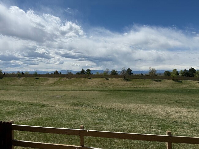 Building Photo - Your Colorado Oasis Awaits! 4 Bed, 3.5 Bath Home with Modern Amenities next to open space