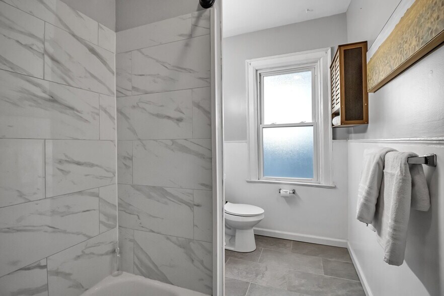 Building Photo - 580 Potomac Ave