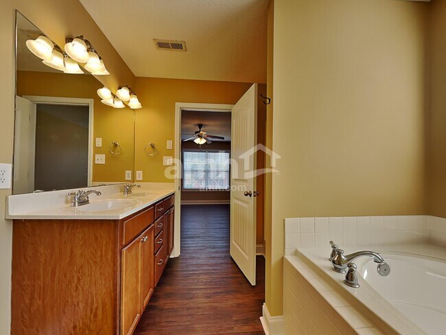 Building Photo - 6137 Evening Star Ln