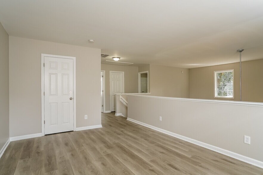 Building Photo - 2529 Trailwood Hills Dr