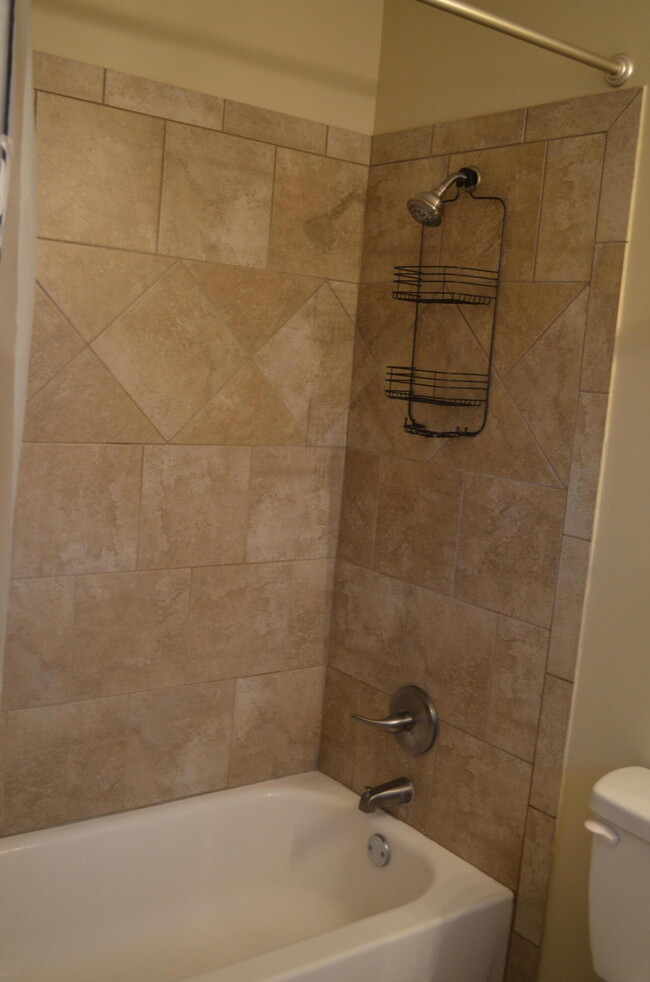 Building Photo - 221 Merrymont Dr