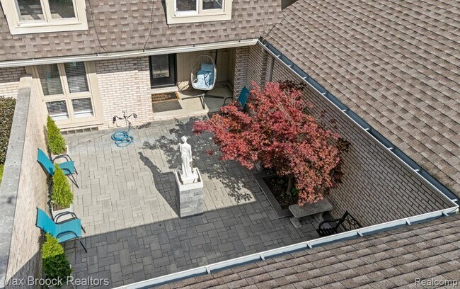 Building Photo - 1125 Meadowglen Ct